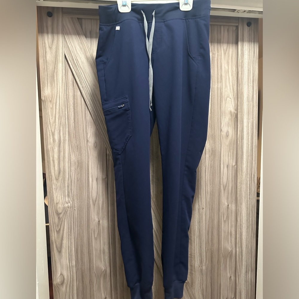 FIGS Scrub pants skinny jogger SIZE SMALL TALL